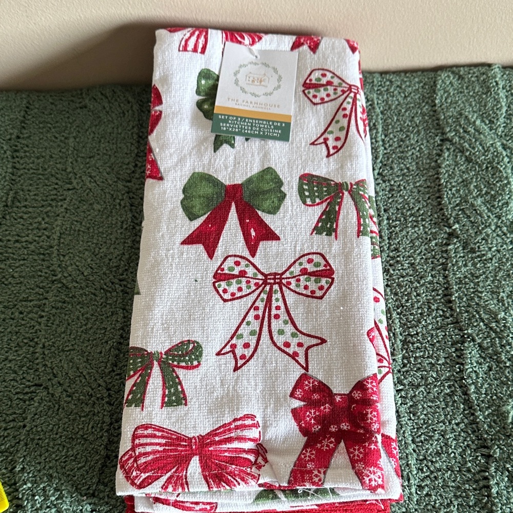 The Farmhouse by Rachel Ashwell Kitchen Towels Red Holiday Christmas Bows NEW!